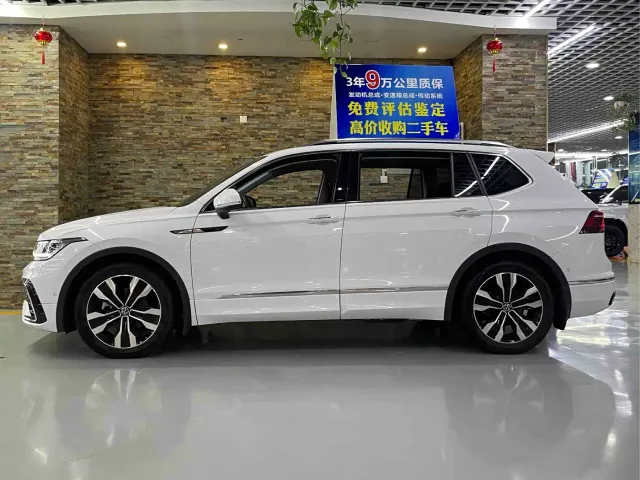 Volkswagen Tiguan L — Фото автомобиля 3