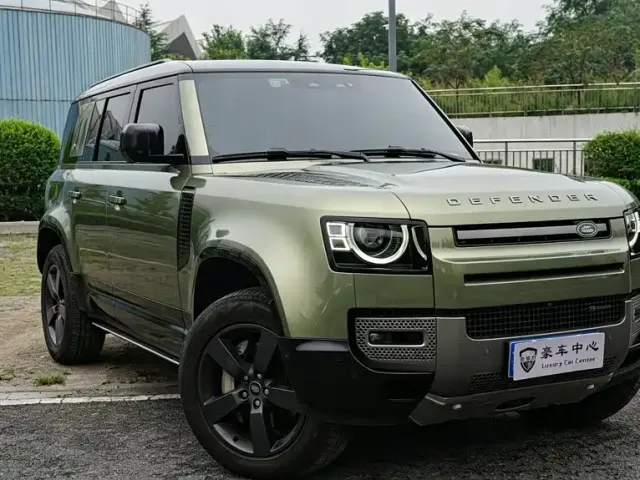 Land Rover Defender — Фото автомобиля 4