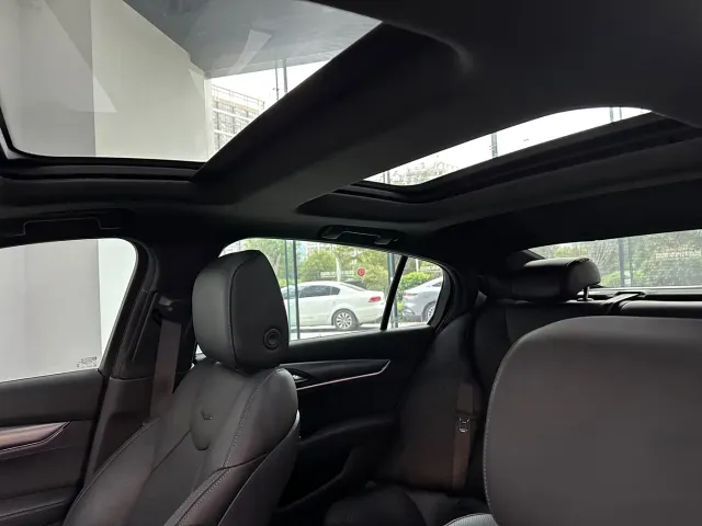 Cadillac CT5 — Фото автомобиля 23