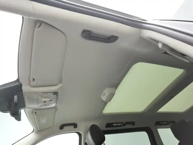 Mercedes-Benz V-Class — Фото автомобиля 14
