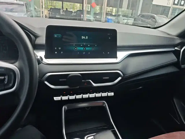 Kaiyi Xuanjie Pro EV — Фото автомобиля 12