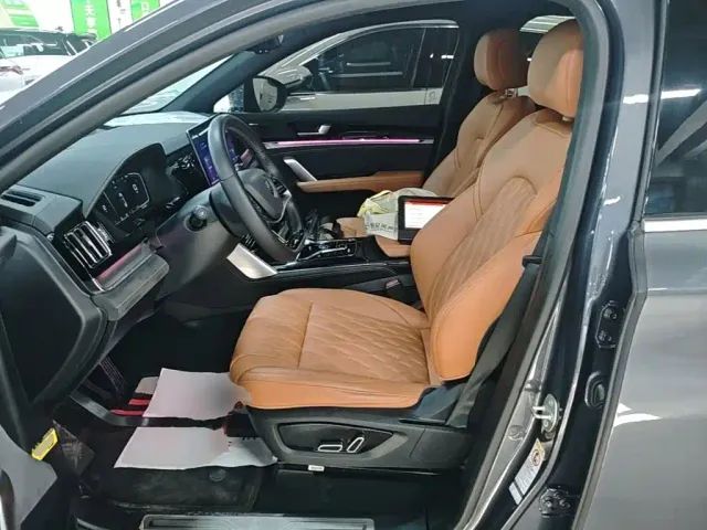 BYD Tang — Фото автомобиля 14