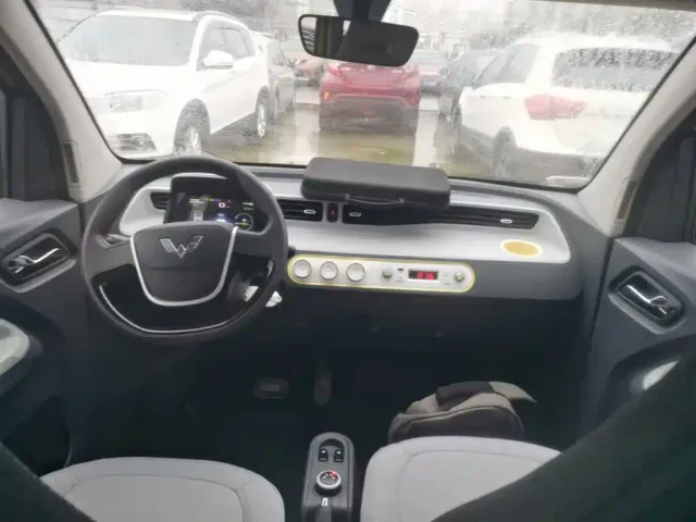 Wuling Hongguang Mini EV — Фото автомобиля 9