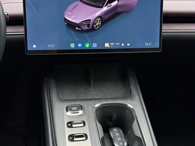 Xiaomi SU7 — Фото автомобиля 10