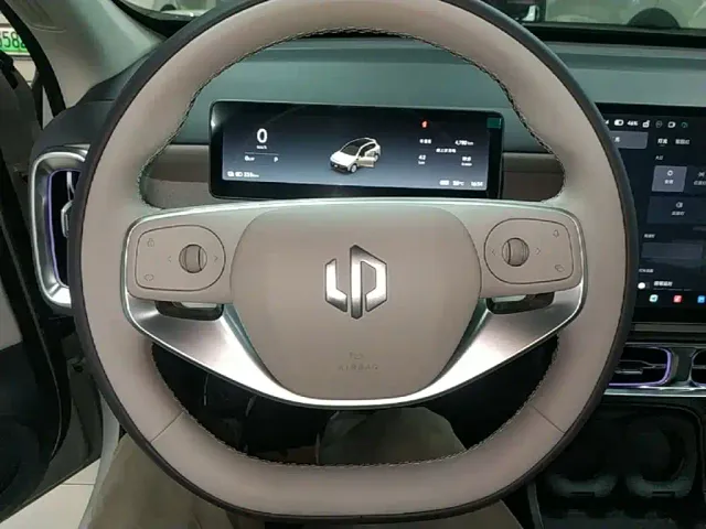Leapmotor B10 — Фото автомобиля 10