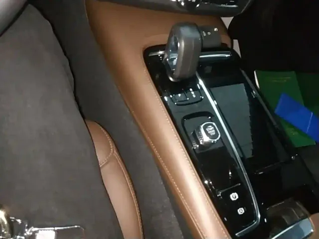 Volvo S90 — Фото автомобиля 13
