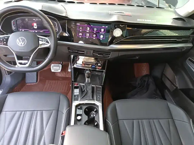 Volkswagen Passat — Фото автомобиля 12