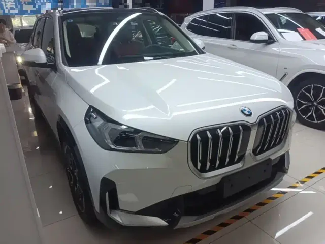 BMW BMW X1 2025 sDrive25Li X Design Package — Фото автомобиля 3