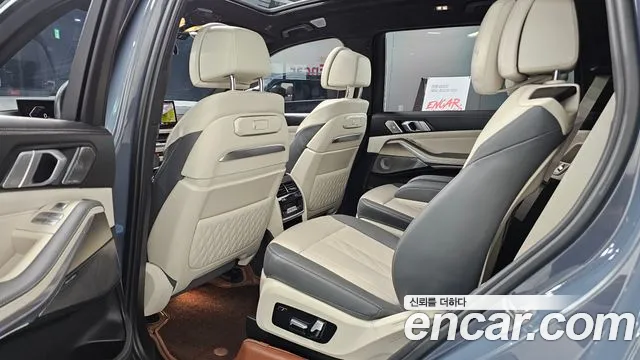 BMW X7 — Фото автомобиля 12