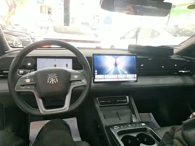 BYD Qin L — Фото автомобиля 9