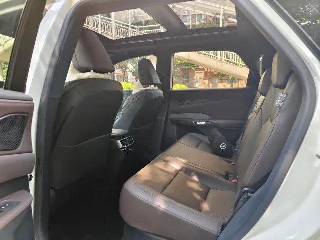 Lexus RX — Фото автомобиля 11