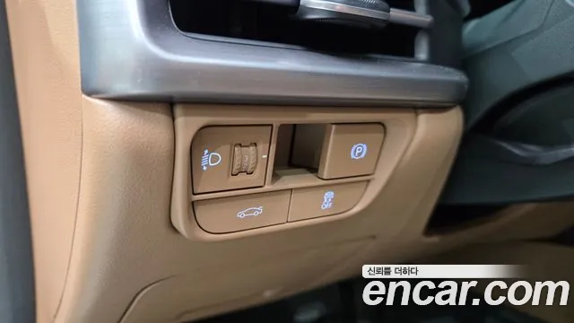 Hyundai Grandeur Grandeur (GN7) 2.5 Бензин 2WD — Фото автомобиля 11