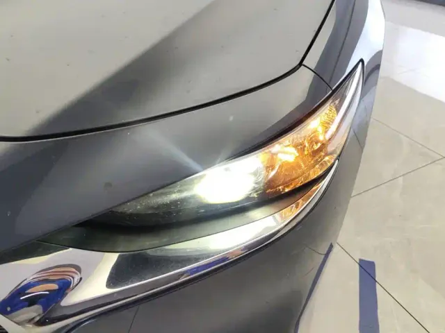 Mazda Axela — Фото автомобиля 5