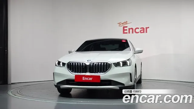 BMW 5 Series G60 — Фото автомобиля 3