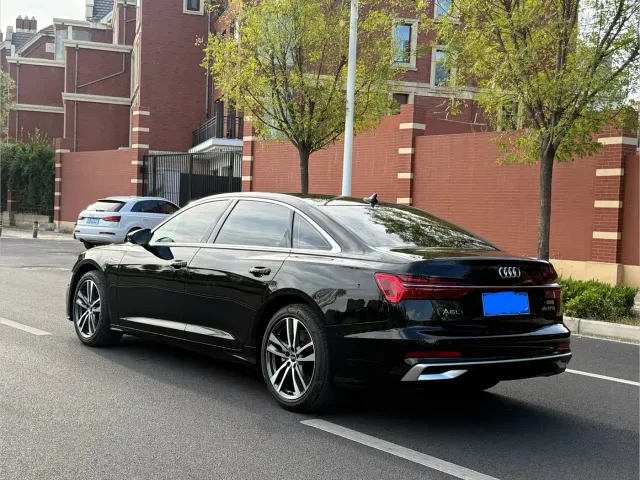 Audi A6L — Фото автомобиля 9