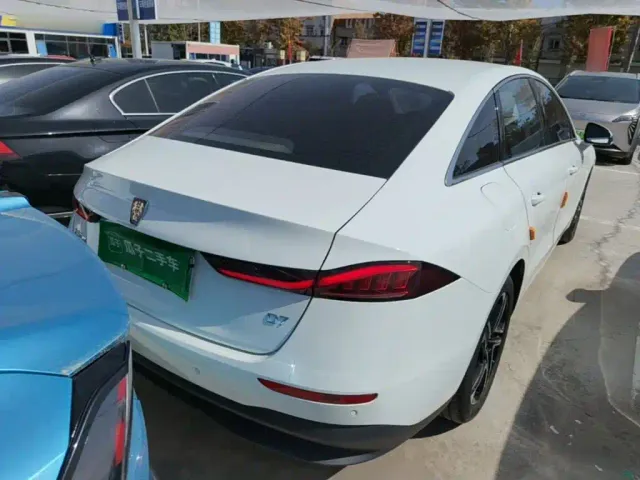 Roewe D7 — Фото автомобиля 6