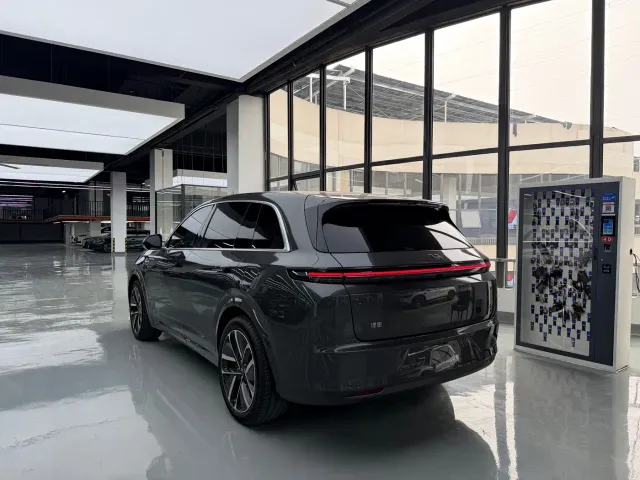 Li Auto L7 — Фото автомобиля 16