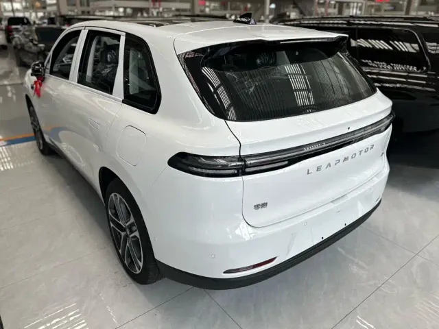 Leapmotor C10 — Фото автомобиля 19