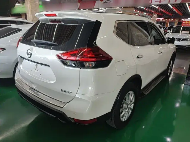 Nissan X-Trail — Фото автомобиля 6