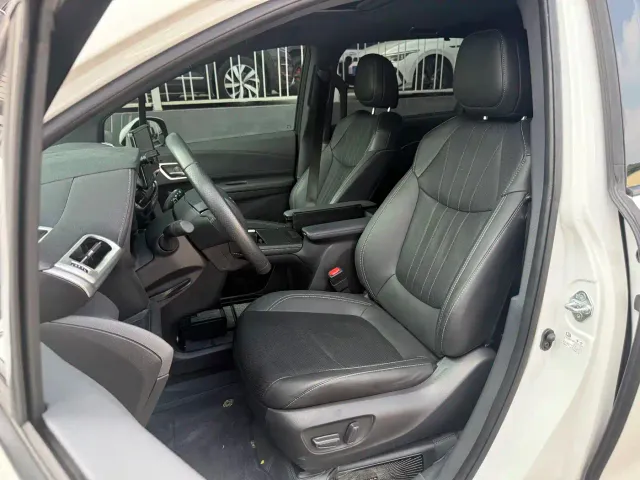 Toyota Sienna — Фото автомобиля 18