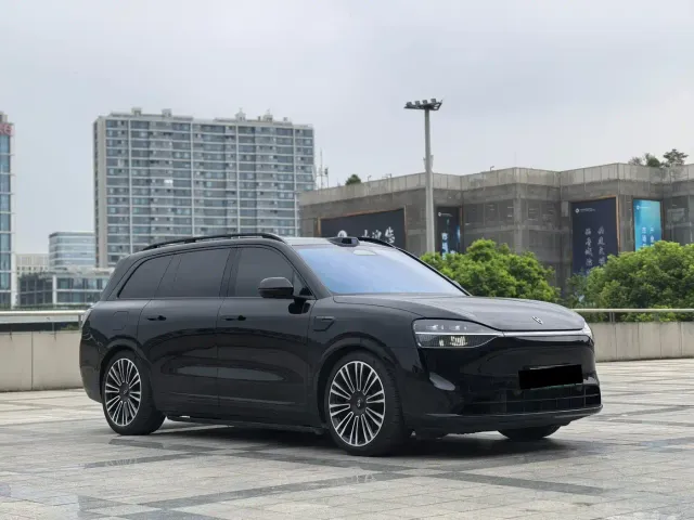 Aito M9 — Фото автомобиля 3