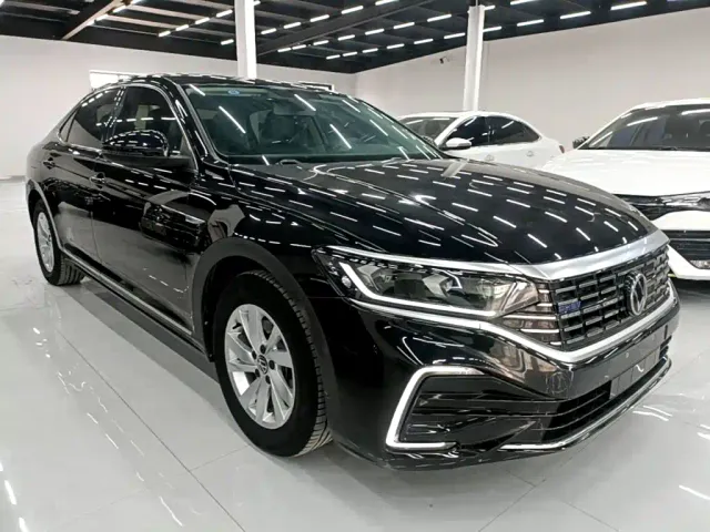 Volkswagen Passat — Фото автомобиля 3