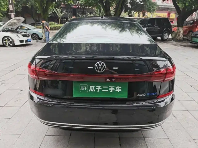 Volkswagen Passat — Фото автомобиля 5