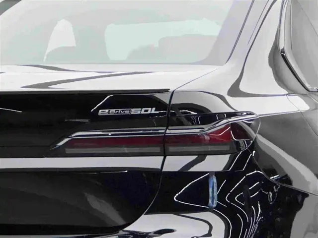 BMW i7 — Фото автомобиля 6