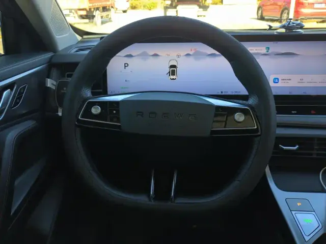 Roewe RX5 — Фото автомобиля 15