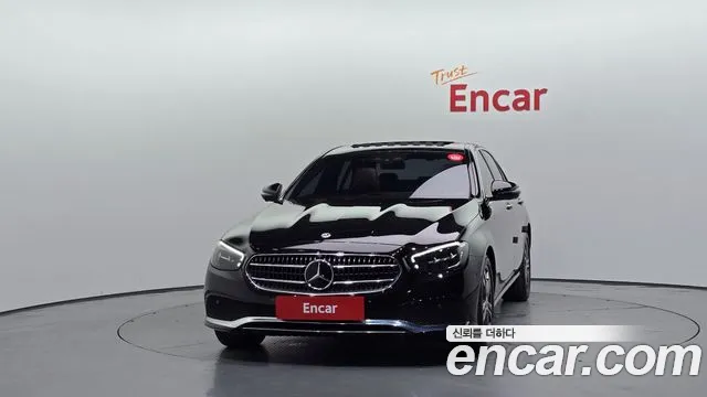 Mercedes-Benz E-Class — Фото автомобиля 3