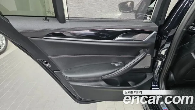 BMW 5 Series G30 — Фото автомобиля 14