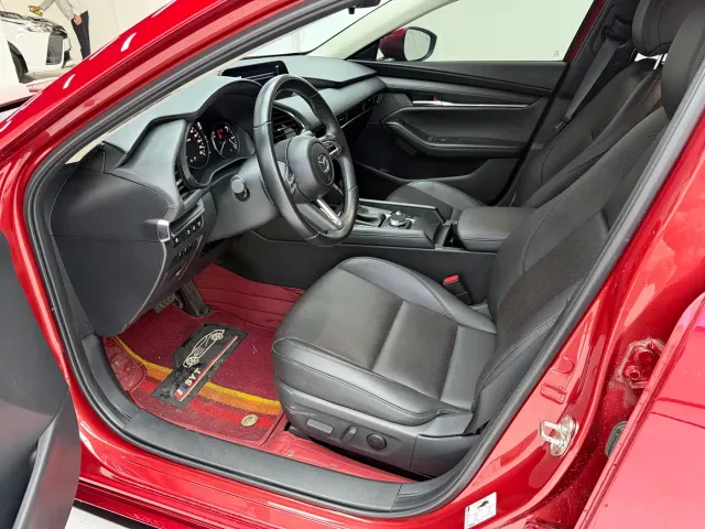 Mazda Axela — Фото автомобиля 15