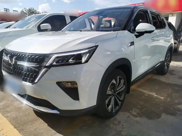 Фотография автомобиля — Wuling Asta