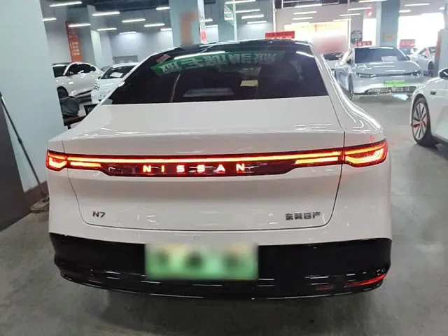 Nissan N7 — Фото автомобиля 5
