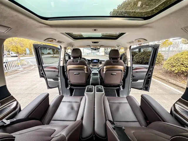 Mercedes-Benz V-Class — Фото автомобиля 14