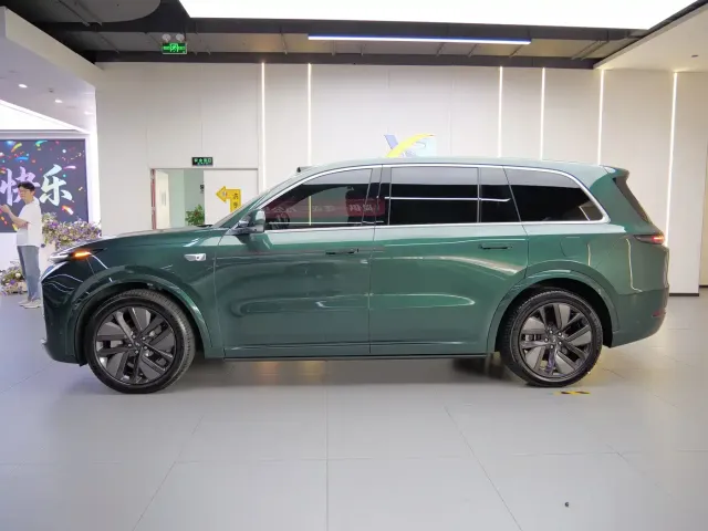 Li Auto L9 — Фото автомобиля 5