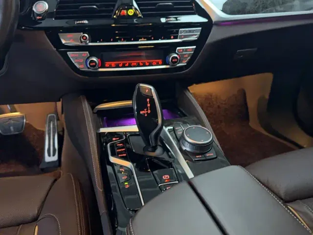 BMW 6 Series Gran Turismo — Фото автомобиля 7