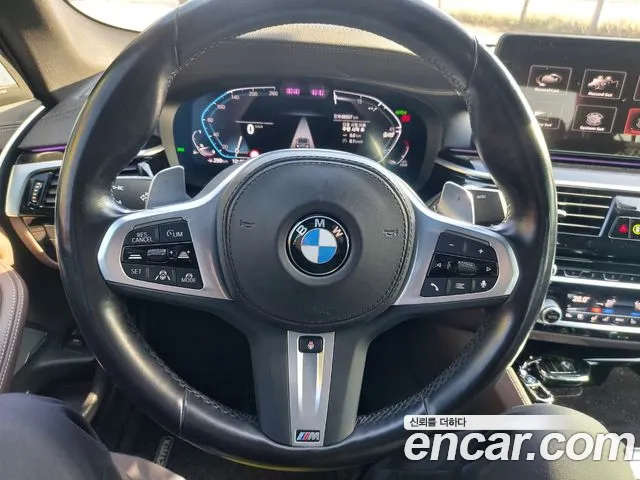 BMW 5-Series — Фото автомобиля 12