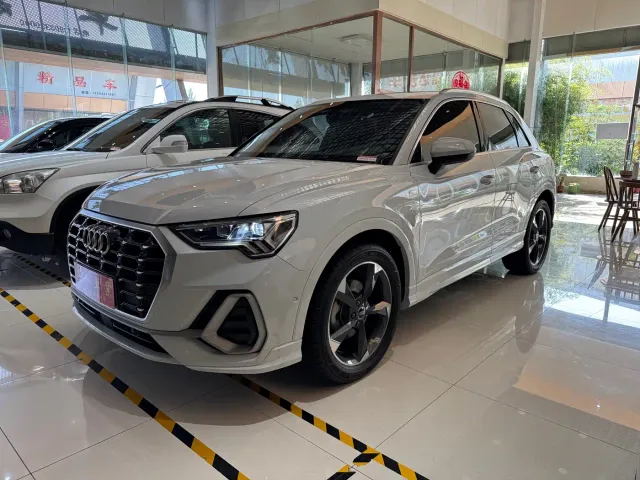 Фотография автомобиля — Audi Q3