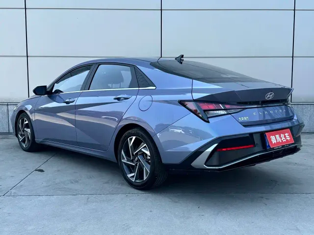 Hyundai Elantra — Фото автомобиля 8
