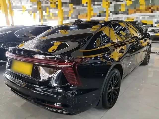 Hongqi H5 — Фото автомобиля 6