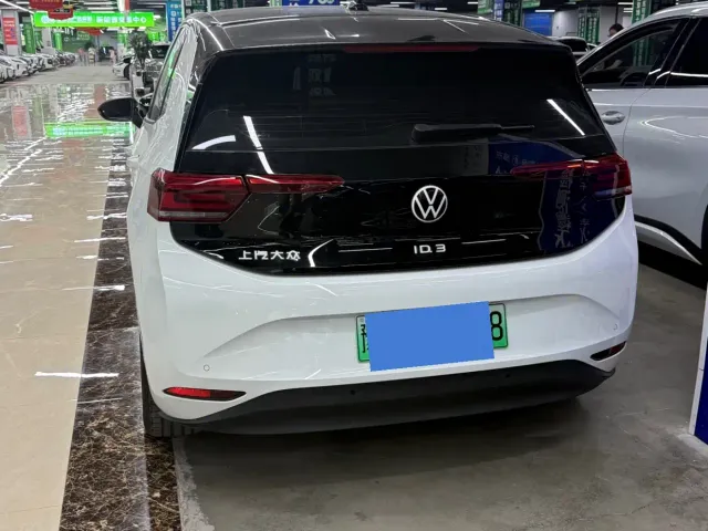 Volkswagen ID.3 — Фото автомобиля 4
