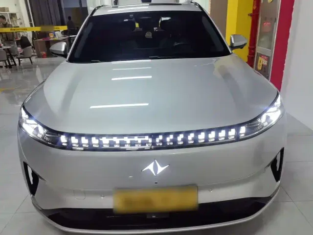 Dongfeng eπ 008 — Фото автомобиля 2