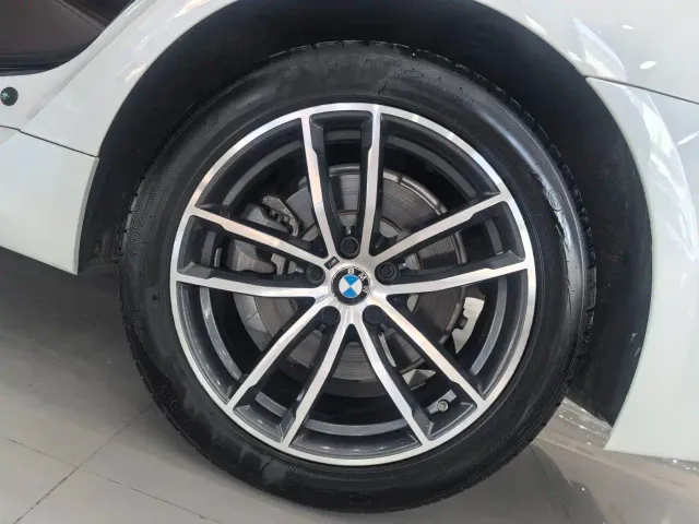 BMW 5 Series — Фото автомобиля 15