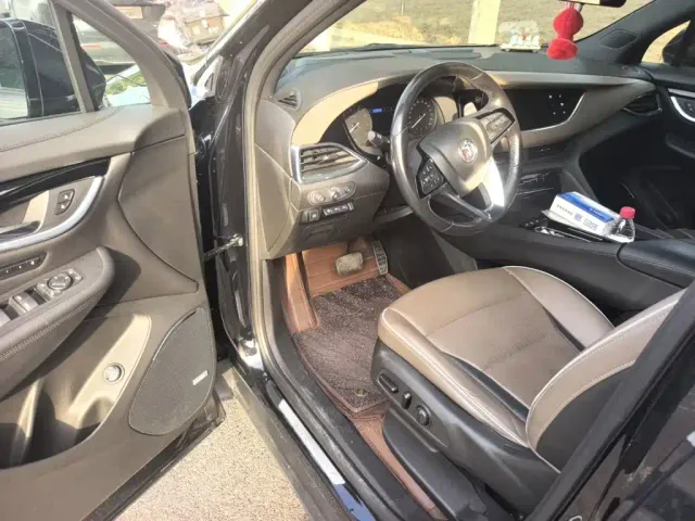 Buick Enclave — Фото автомобиля 12