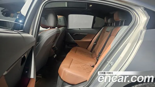 BMW 5-Series 5 серия (G60) 530i xDrive M Sport — Фото автомобиля 12