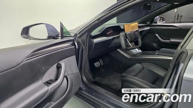 Tesla Model S — Фото автомобиля 10