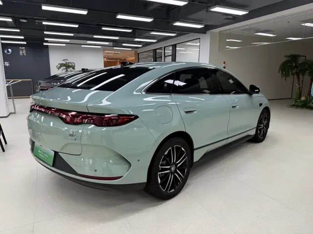 BYD Qin L — Фото автомобиля 4