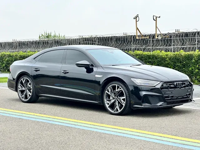 Audi A7L — Фото автомобиля 3