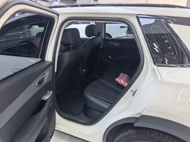 BYD Sealion 05 EV — Фото автомобиля 10